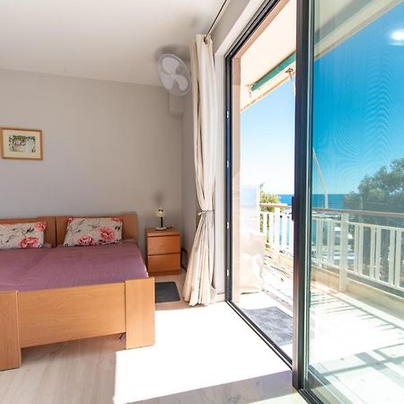 Lavish & Spacious Apt With Stunning Seaview, 10 Min Ath Airport Артеміда Екстер'єр фото