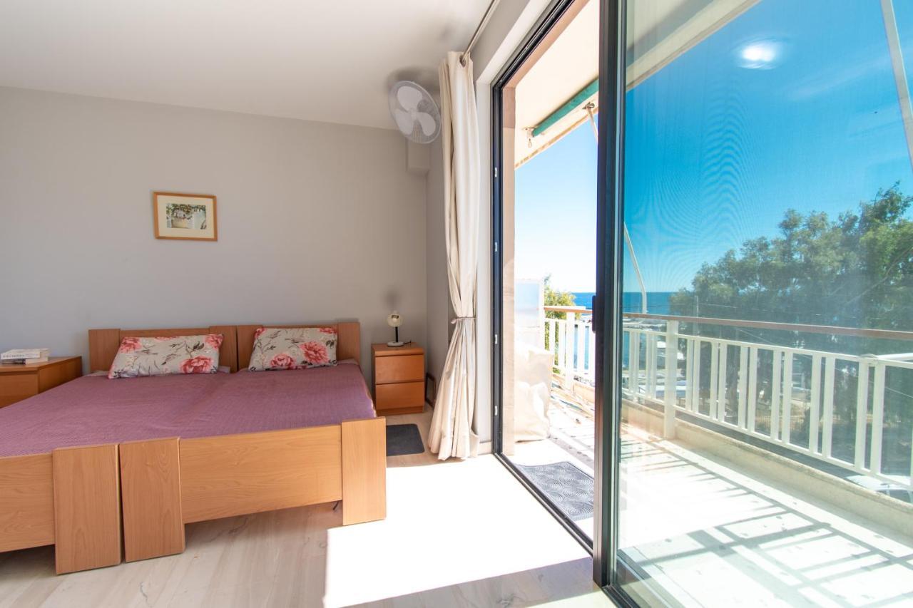 Lavish & Spacious Apt With Stunning Seaview, 10 Min Ath Airport Артеміда Екстер'єр фото